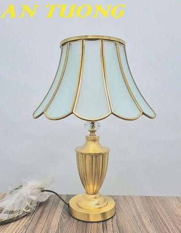 Đèn ngủ để bàn đẹp trang trí phòng ngủ