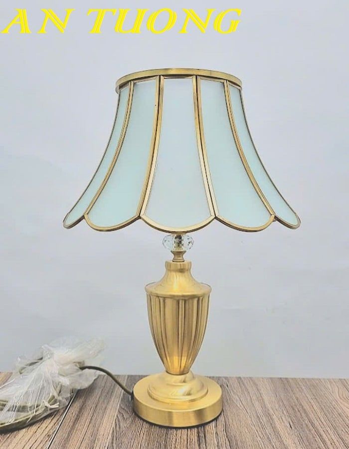Đèn ngủ để bàn đẹp trang trí phòng ngủ 043