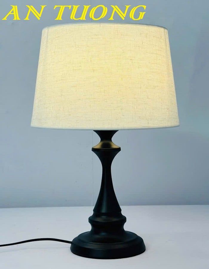 Đèn ngủ để bàn đẹp trang trí phòng ngủ 046