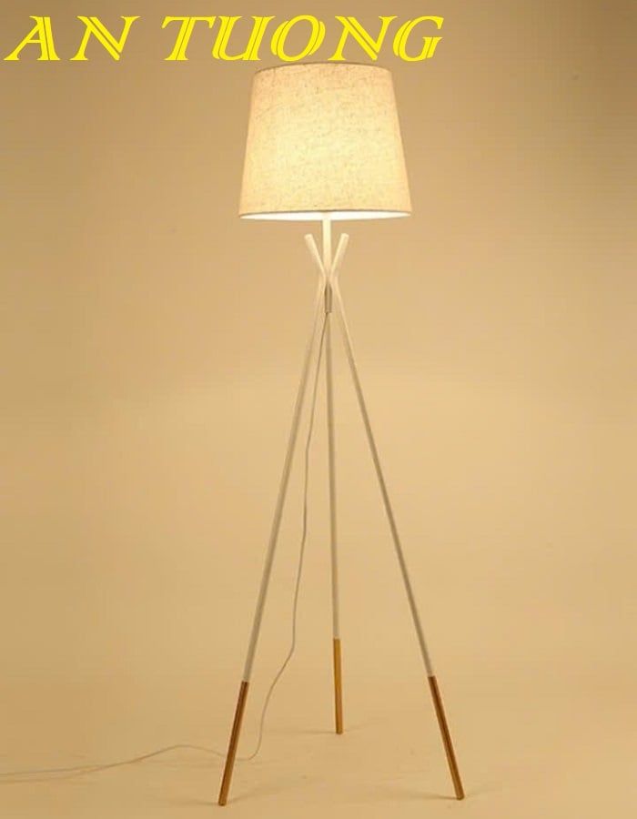 Đèn ngủ đứng đẹp trang trí phòng ngủ hiện đại 005