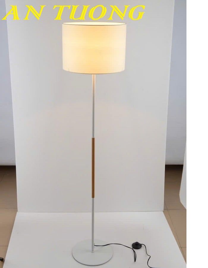 Đèn ngủ đứng đẹp trang trí phòng ngủ hiện đại 011