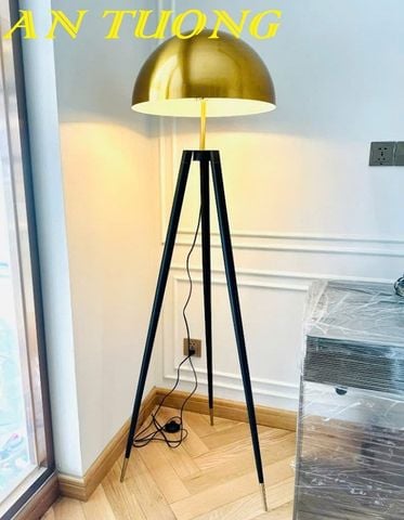 Đèn ngủ đứng đẹp trang trí phòng ngủ hiện đại