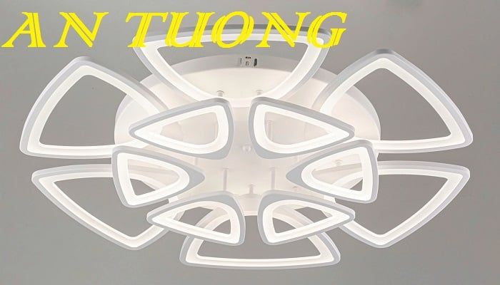 Đèn ốp trần trang trí phòng khách căn hộ chung cư đẹp 021