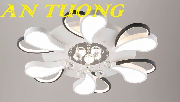 Đèn ốp trần trang trí phòng khách căn hộ chung cư đẹp 022