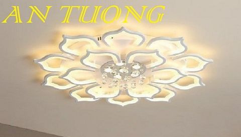 Đèn ốp trần trang trí phòng khách căn hộ chung cư đẹp