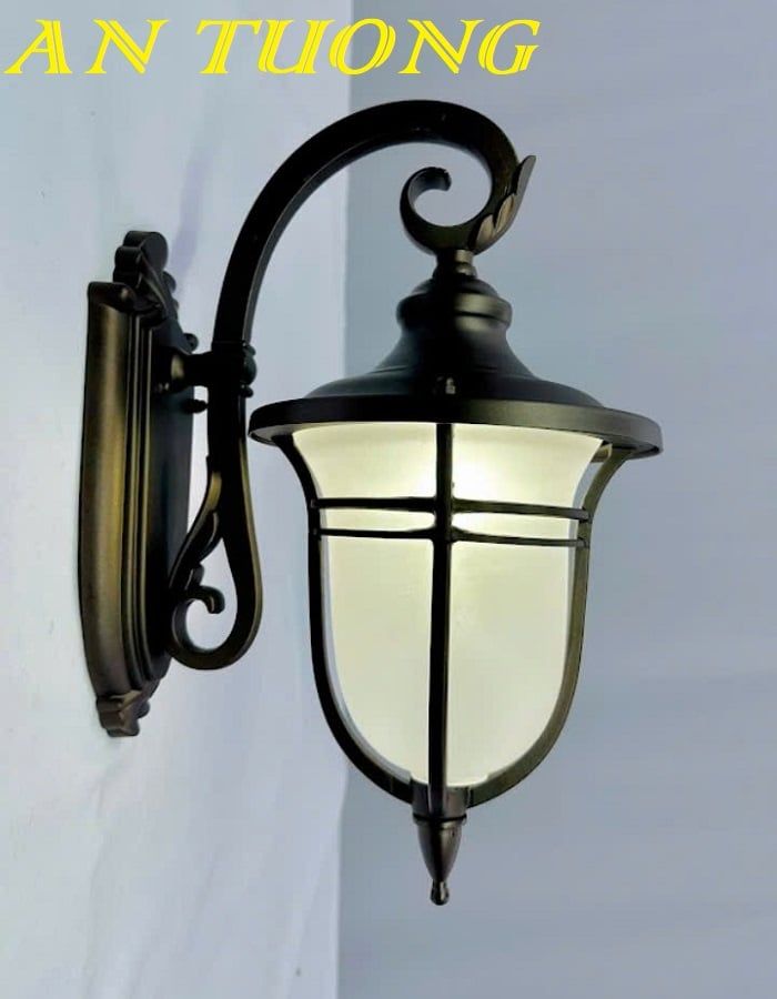 Đèn treo tường cổ điển ngoài trời trang trí ngoại thất sân vườn đẹp 023