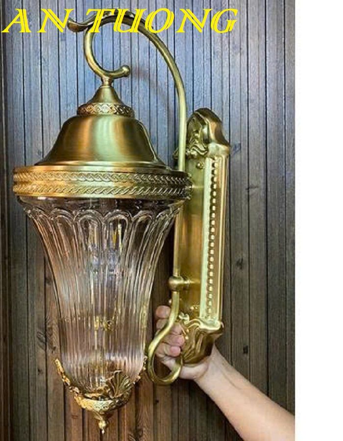 Đèn treo tường cổ điển ngoài trời trang trí hàng rào sân vườn đẹp 010