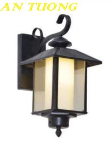  Đèn treo tường cổ điển ngoài trời trang trí hàng rào sân vườn đẹp 062 