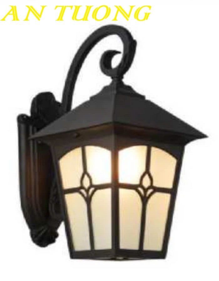 Đèn treo tường cổ điển ngoài trời trang trí hàng rào sân vườn đẹp 094