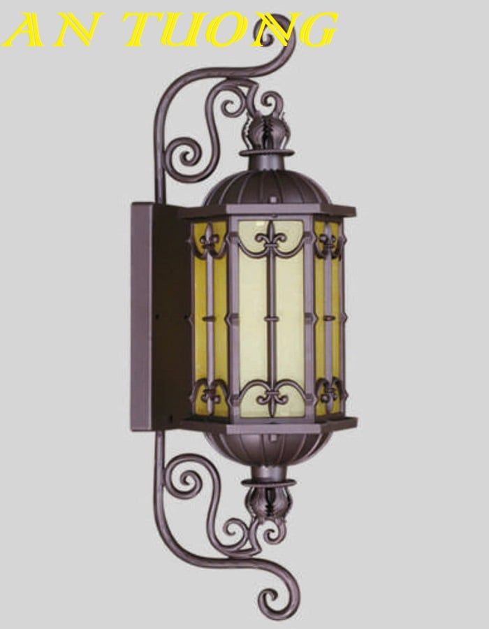 Đèn treo tường cổ điển ngoài trời trang trí hàng rào sân vườn đẹp 009