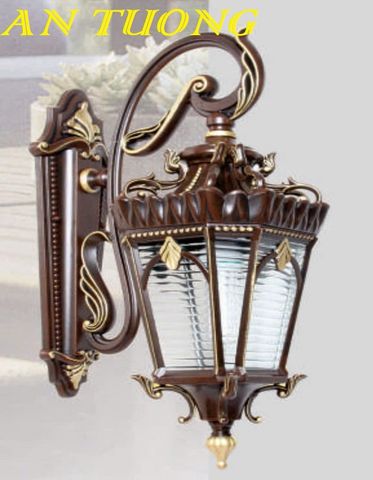  Đèn treo tường cổ điển ngoài trời trang trí hàng rào sân vườn đẹp 020 