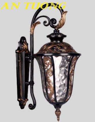  Đèn treo tường cổ điển ngoài trời trang trí hàng rào sân vườn đẹp 024 