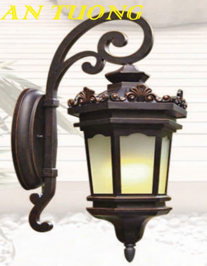 Đèn treo tường cổ điển ngoài trời trang trí hàng rào sân vườn đẹp 042