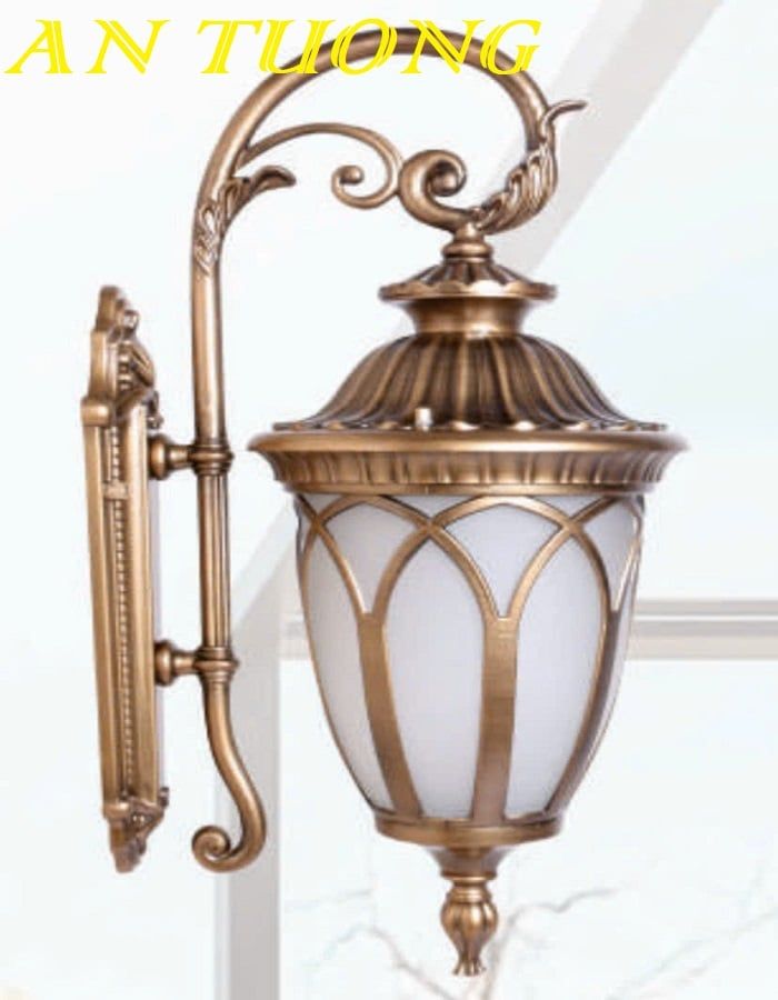 Đèn treo tường cổ điển ngoài trời trang trí hàng rào sân vườn đẹp 043