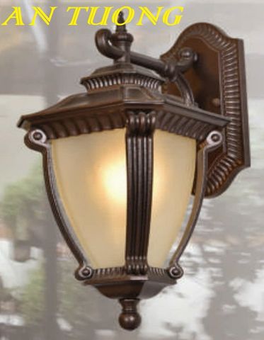  Đèn treo tường cổ điển ngoài trời trang trí hàng rào sân vườn đẹp 048 