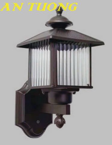  Đèn treo tường cổ điển ngoài trời trang trí hàng rào sân vườn đẹp 051 
