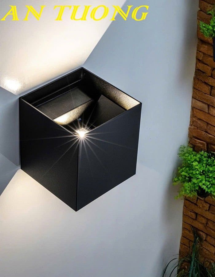 Đèn treo tường hộp vuông hắt 2 đầu trang trí mặt tiền hàng rào đẹp 0228