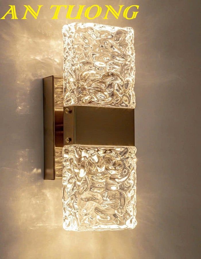 Đèn tường cầu thang đẹp gắn vách tường trang trí cầu thang hiện đại 057