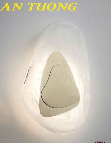 Đèn tường cầu thang đẹp gắn vách tường trang trí cầu thang hiện đại