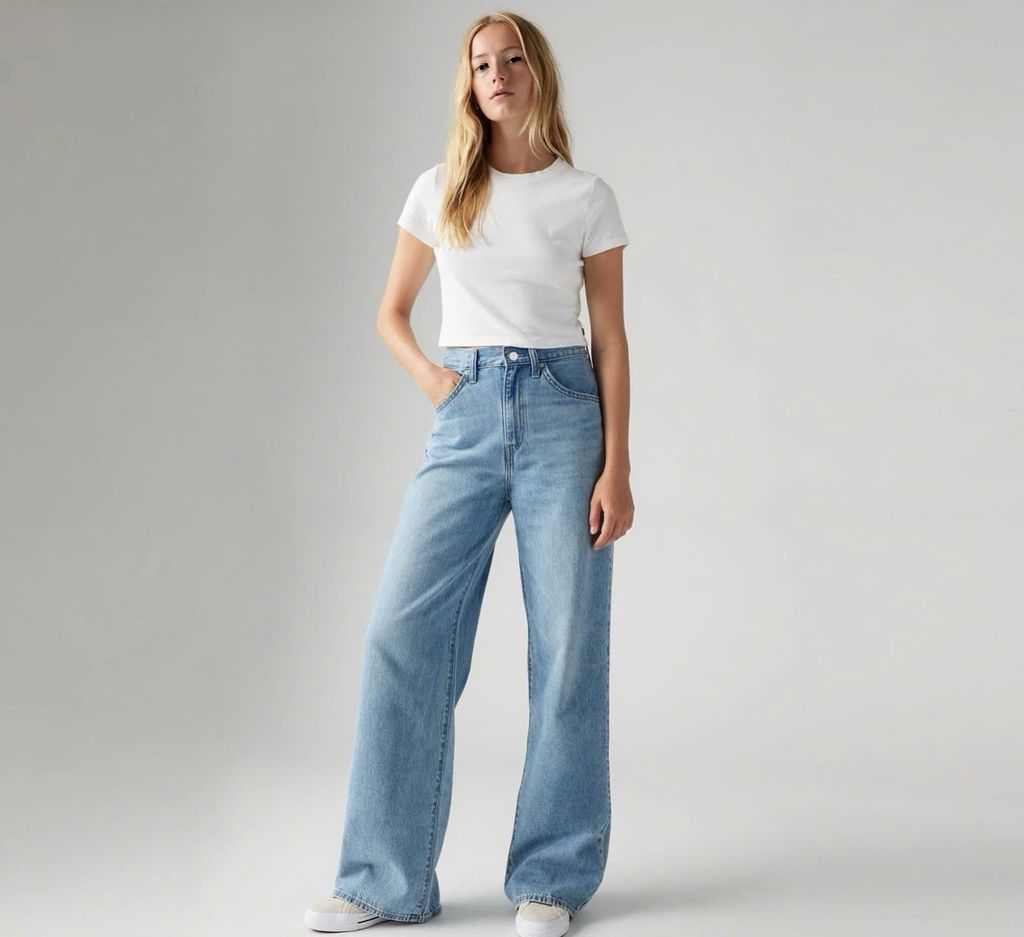 Quần jean Nữ suông levis màu xanh nhạt