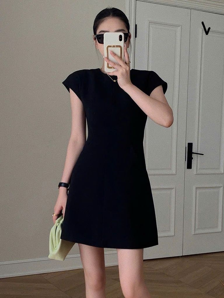 Đầm VERO màu đen mã 05085