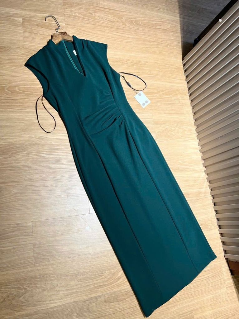 Đầm CK MÀU XANH LÁ GIÀ