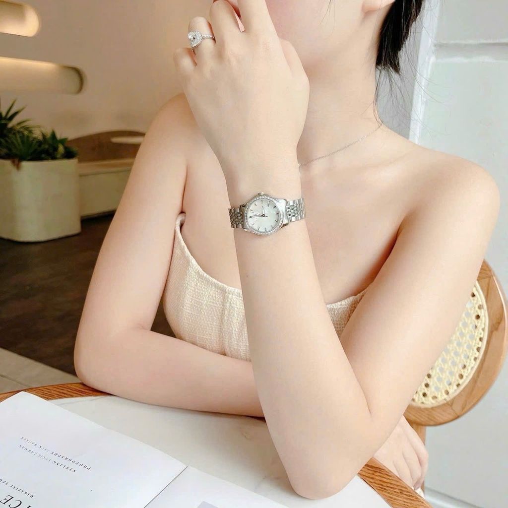 Đồng hồ xách tay Guuucy