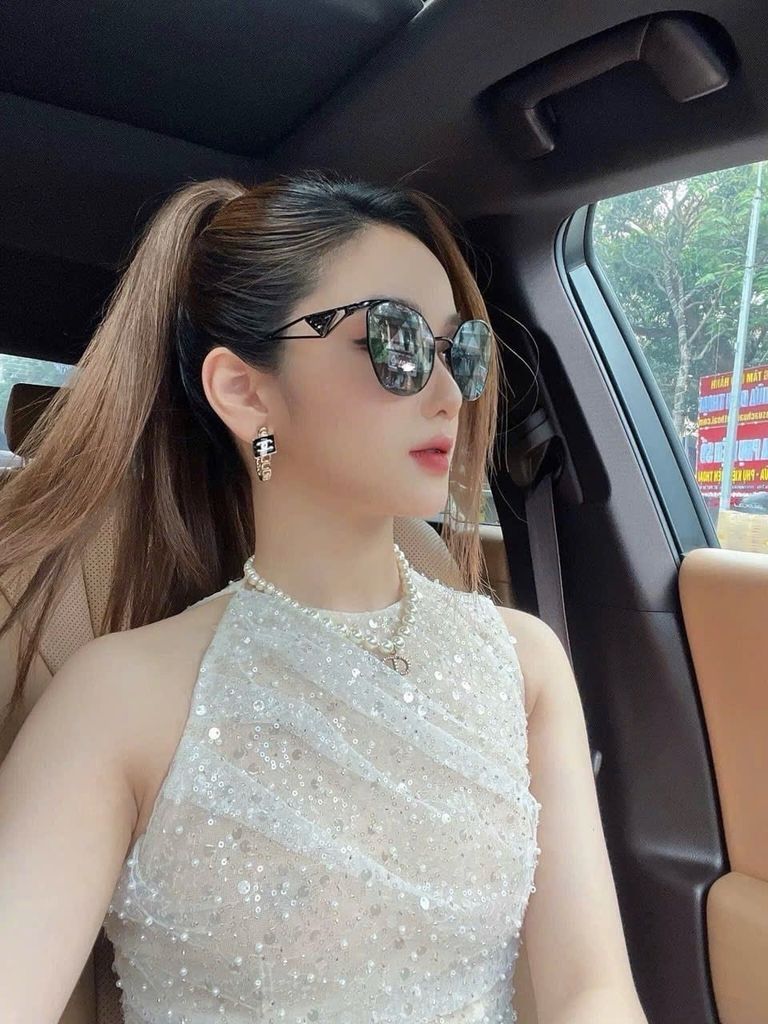 Kính nữ xách tay store về