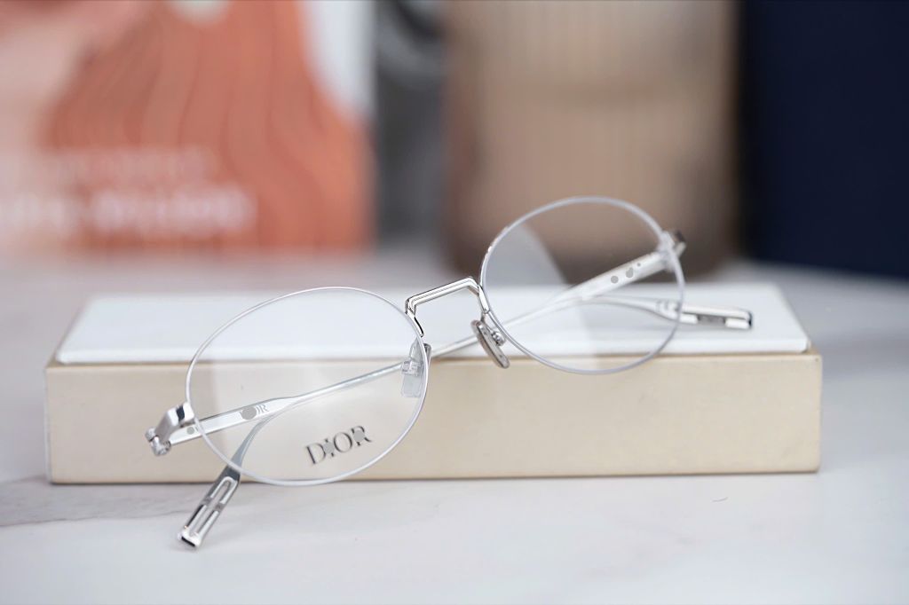 Mắt Kính DiiOR NEOSDIOR