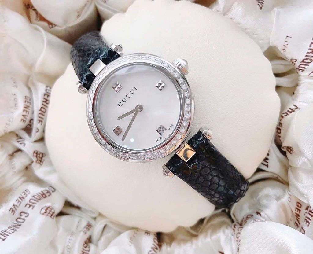 Đồng Hồ GUUCCI Diamanttissima Motther of Pearl Dial Laddies Watch YA141507