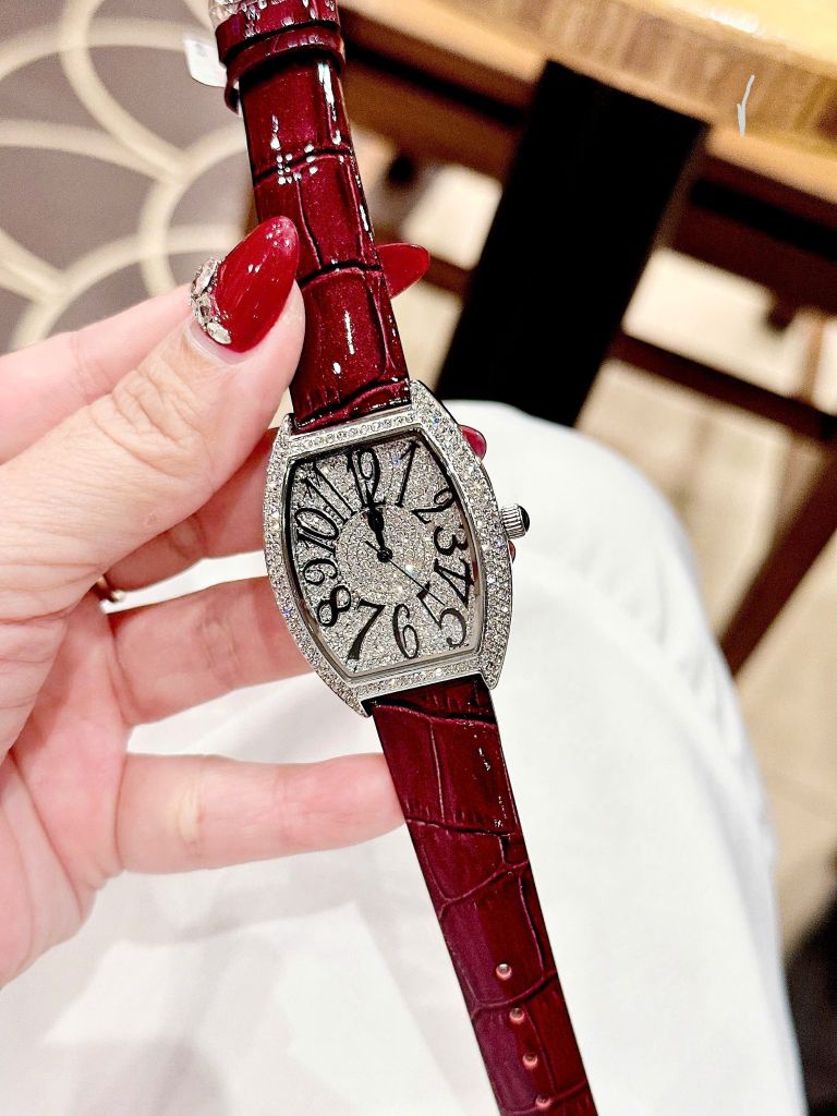 KEMiL Isabella Crystal Watch  Model KM2602 swarowski