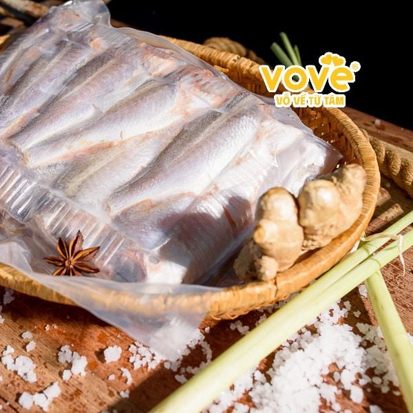 Khô cá đù 1 nắng nguyên con, loại vừa 500gr 