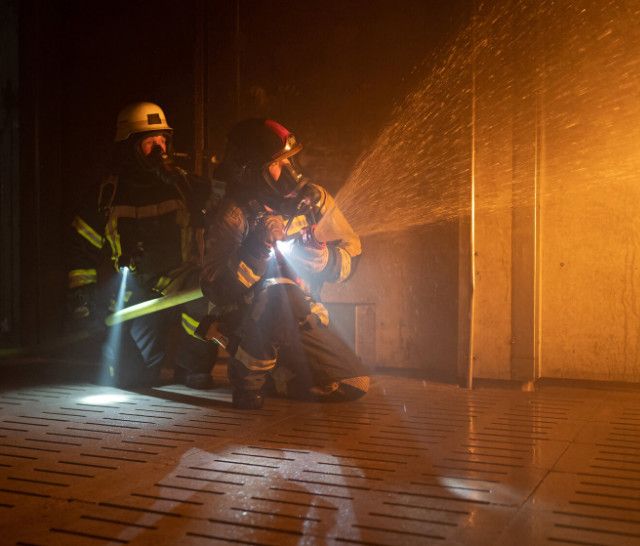  Đèn pin góc vuông chuyên nghiệp, siêu nhỏ gọn Ledlenser EXC6R 