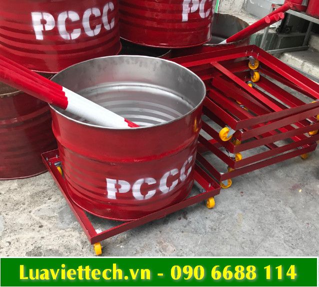  Bộ thùng phuy và khung sắt có bánh xe đẩy 
