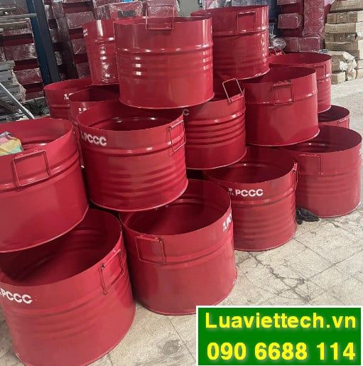  Thùng phuy đựng cát chữa cháy có quay xách, sơn đẹp 