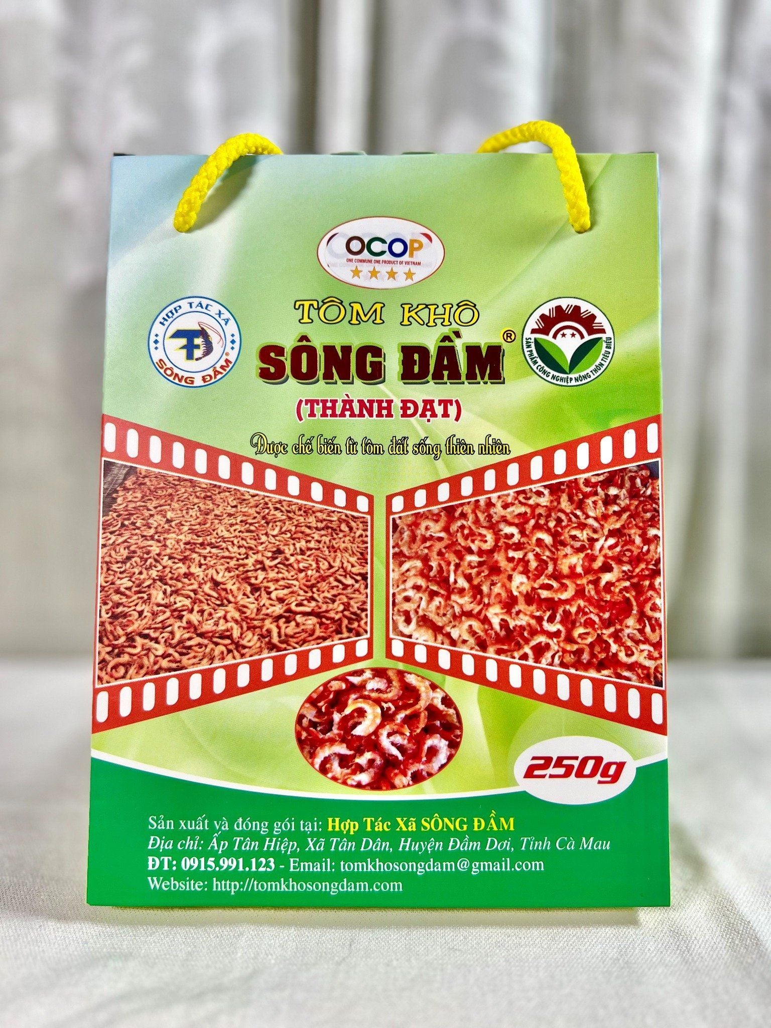 tom kho dat ca mau thien nhien loai dac biet hop 250gr
