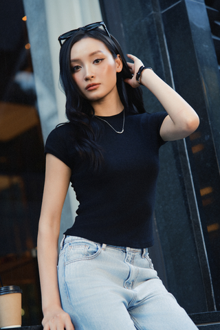 Áo Thun Nữ Tay Hến Slim-fit Thun Gân Cao Cấp - Tôn Dáng, Mềm Mát Tự Nhiên