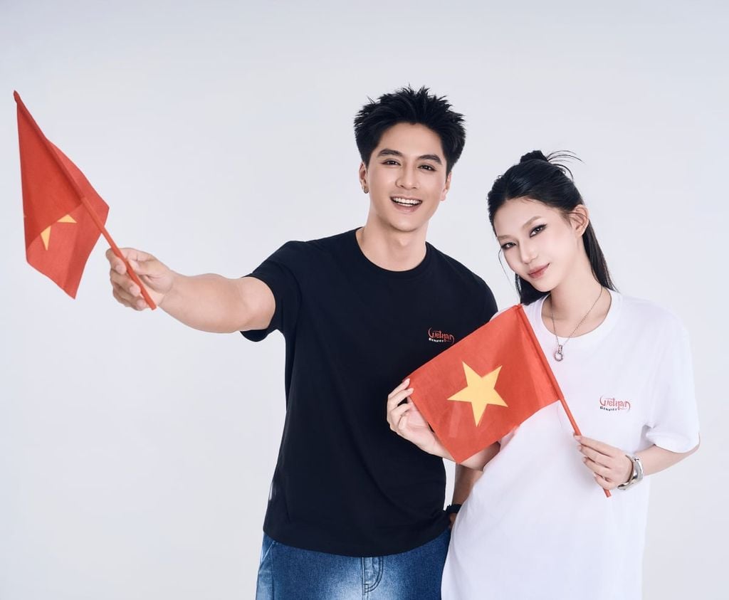 Áo Thun Unisex Phom Suông - Họa Tiết Bản Đồ Việt Nam & Rồng Vàng Tinh Hoa Văn Hóa