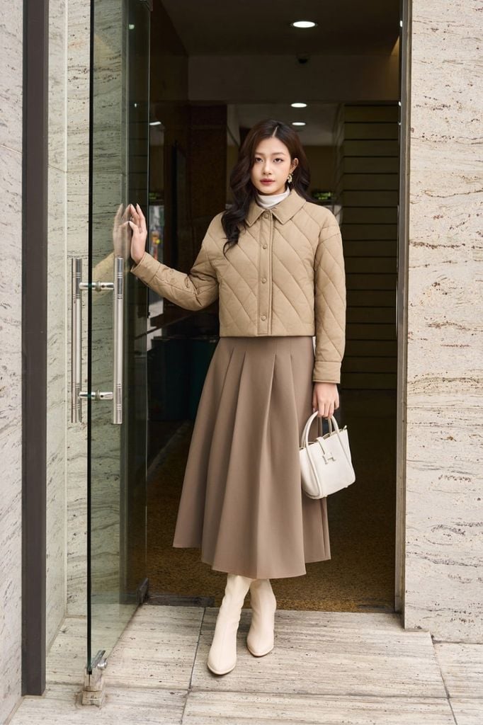 Áo Khoác Phao Nữ Dáng Ngắn Thiết Kế Chần Trám Trẻ Trung, Chất Liệu Cao Cấp Ấm Áp