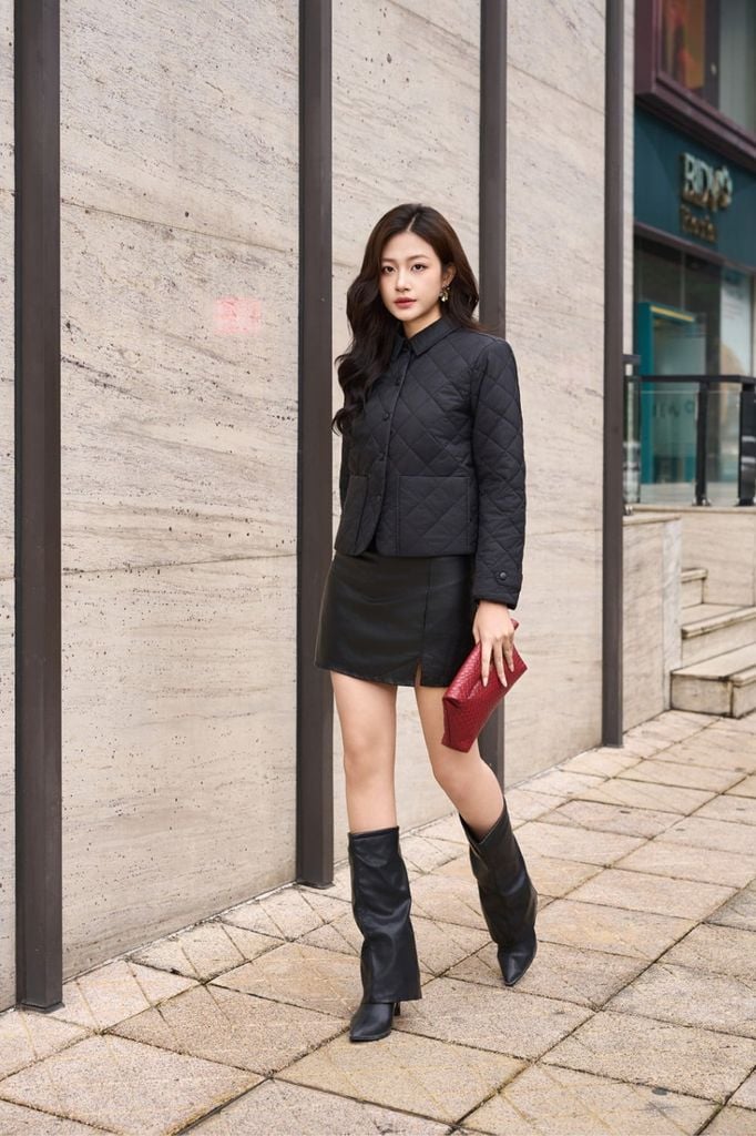 Áo Phao Nữ Dáng Ngắn Họa Tiết Chần Trám, Cổ Đức Thanh Lịch