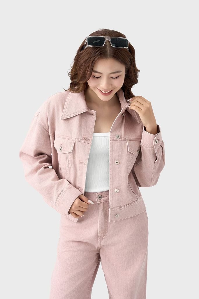 Áo Khoác Jean Nữ Premium – Snow Wash Độc Bản