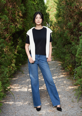 Quần Jeans Nữ Ống Suông - Hiệu Ứng Laser Xước Dọc Sườn