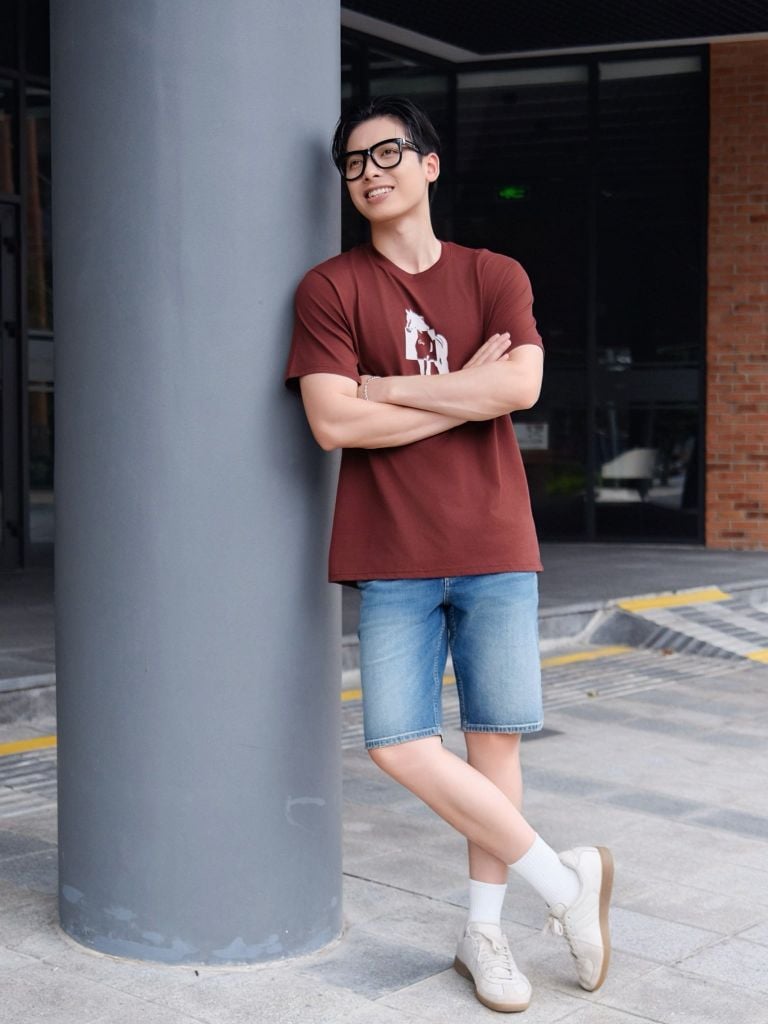 Quần Short Jean Nam Ống Suông - Rách Nhẹ Bụi Bặm Năng Động