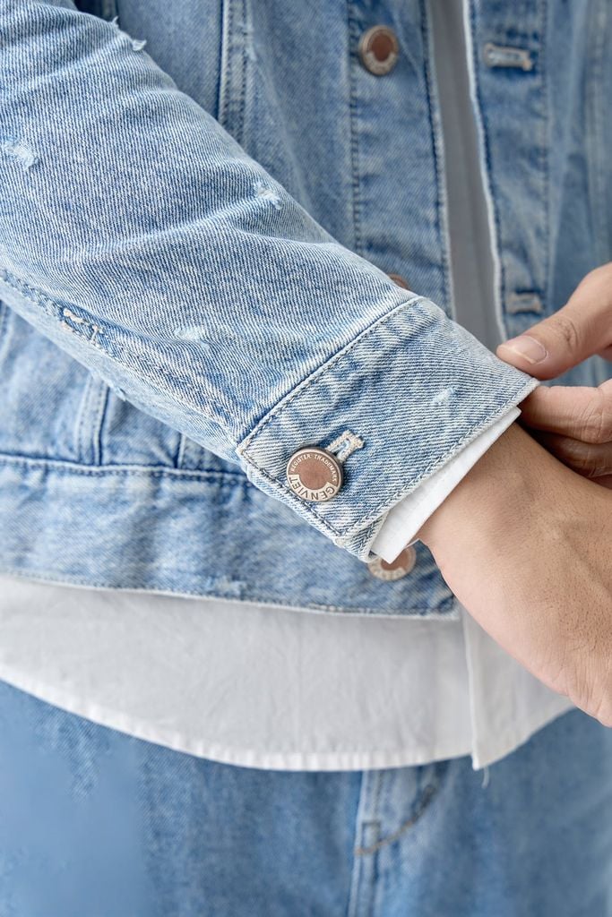 Áo Khoác Jean Nam Form Vừa – Laser Wash Bụi Bặm