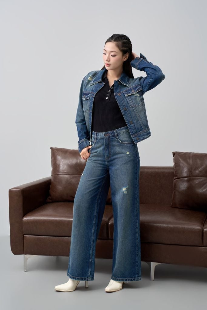Áo Khoác Jean Nữ Premium – Snow Wash Độc Bản