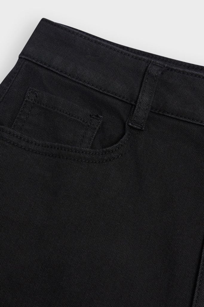 Quần Jeans Nữ Ống Đứng – Form Chuẩn, Thanh Lịch