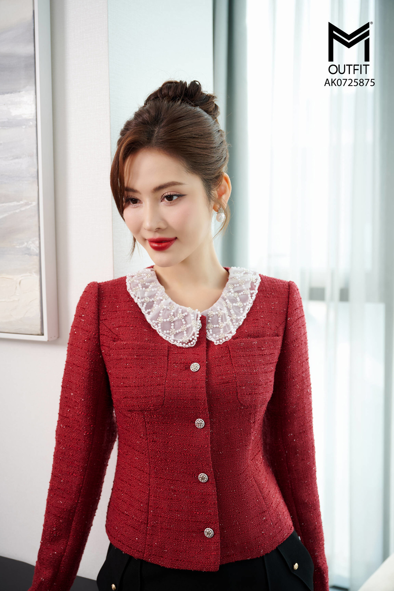 Áo khoác dạ lửng dài tay cổ ren có túi ngực