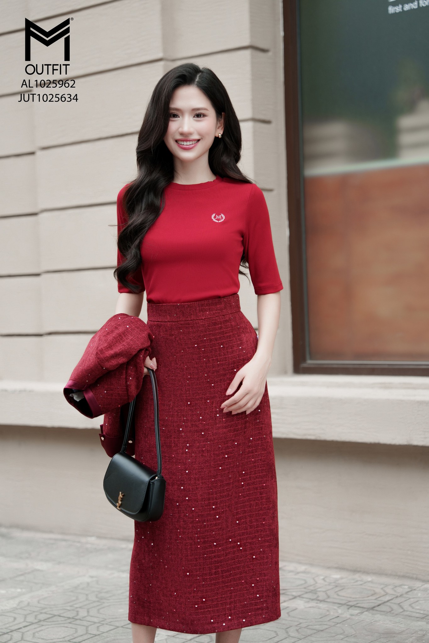 Áo thun dài tay cổ tròn lé vai