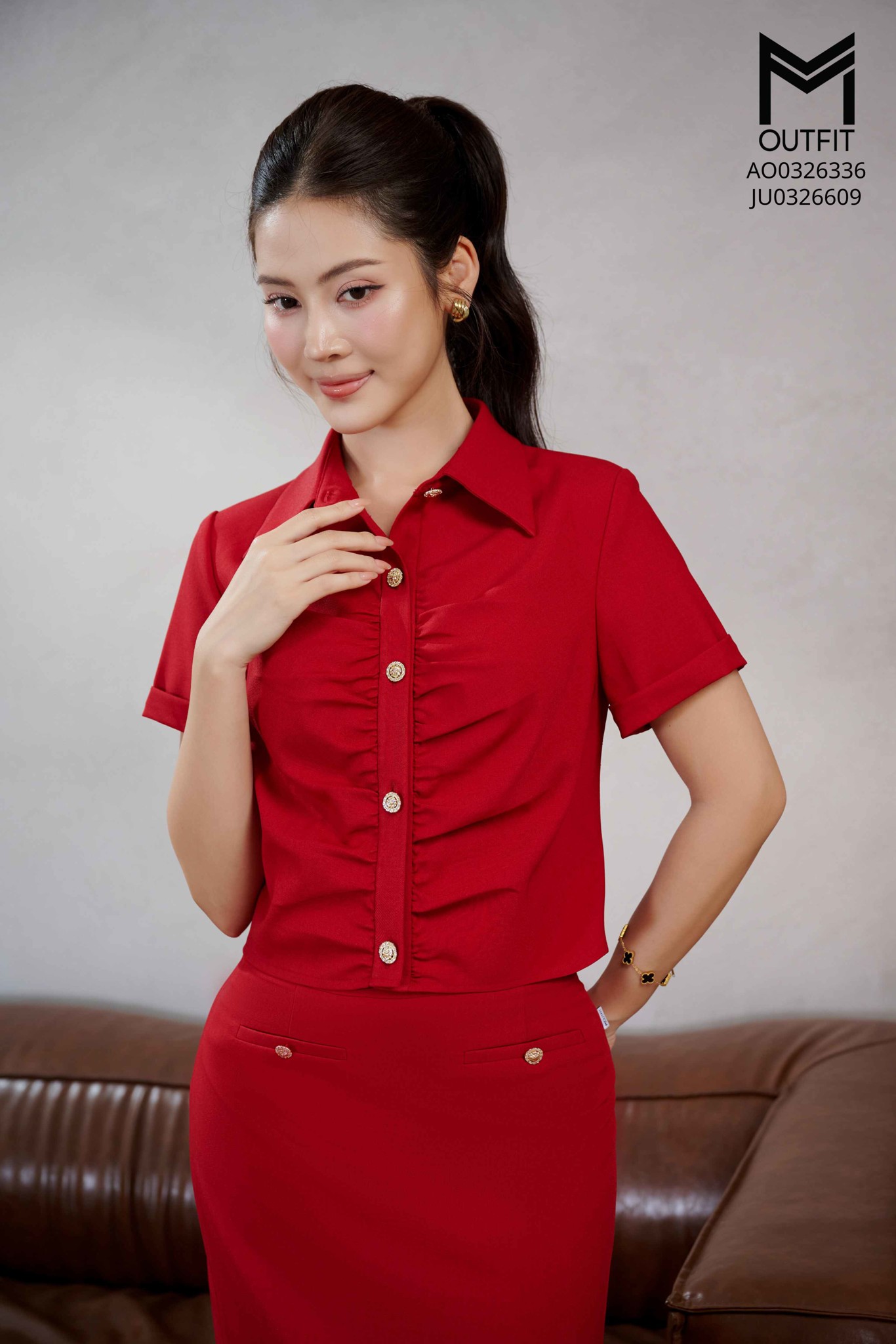 Áo sơ mi cổ đức nhún thân