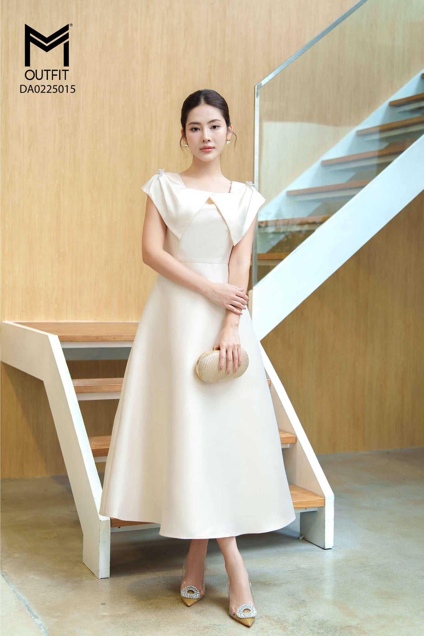 Đầm tiệc xòe tà nhún 2 bên vai đính cúc đá trang trí